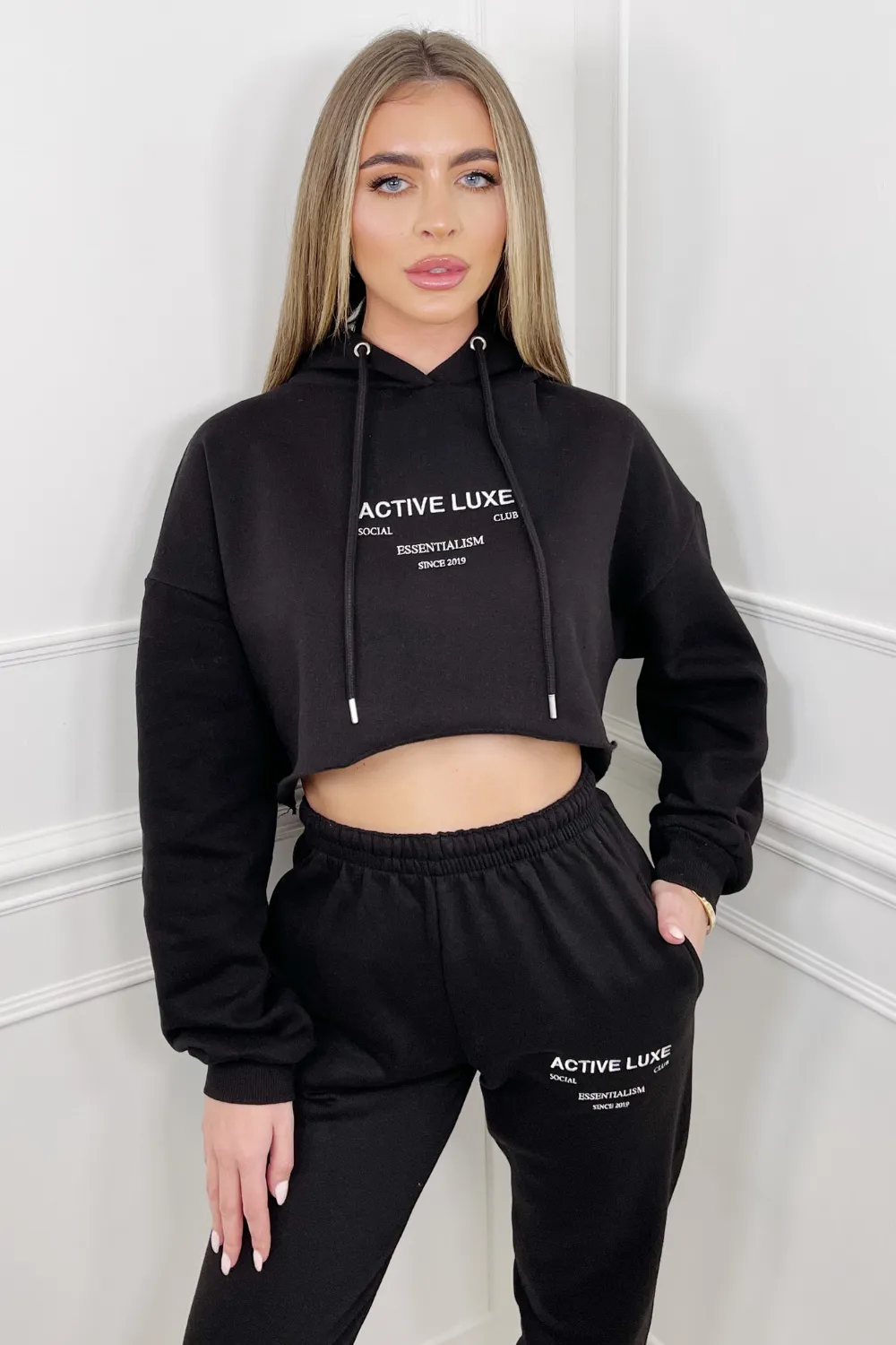 Active luxe Black cropped loungewear set